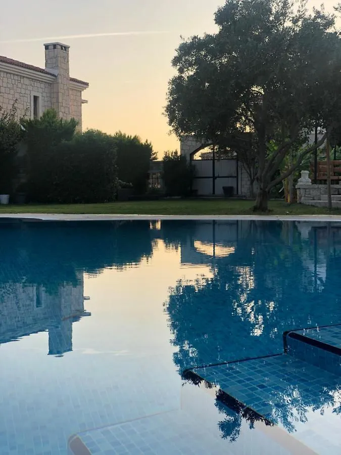 Triangulo Hotel Alaçatı